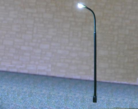 MRCHQ Custom HO Scale Modern Green Giant Coollight Lamppost