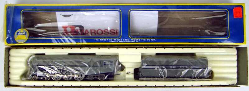 AHM 5095 NYC Streamlined J3a 4-6-4 Hudson Locomotive #5446 HO Scale