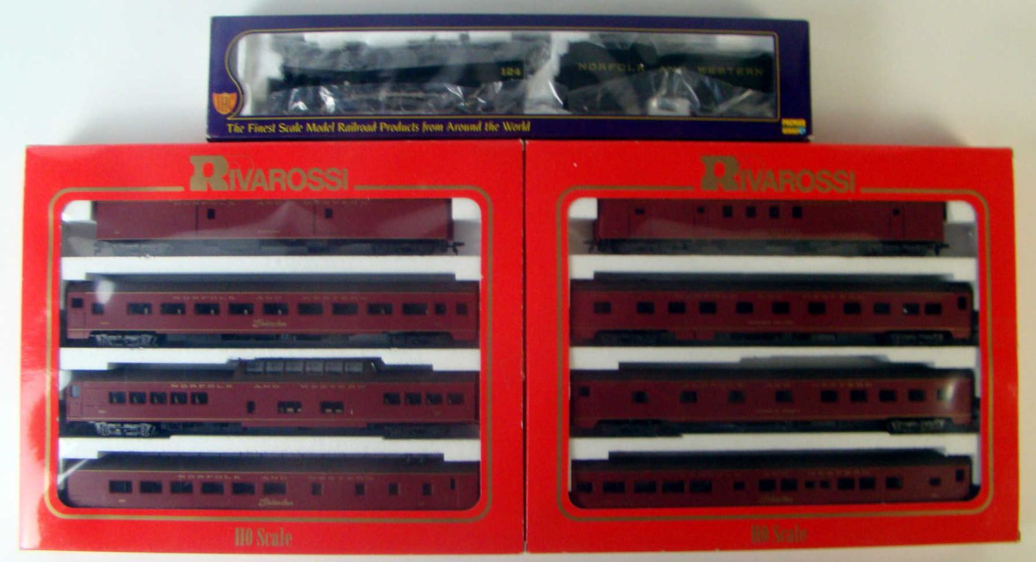 IHC/Rivarossi N&amp;W 8-Coach Passenger Express w/Class K2 4-8-2 Mountain #124 HO Scale