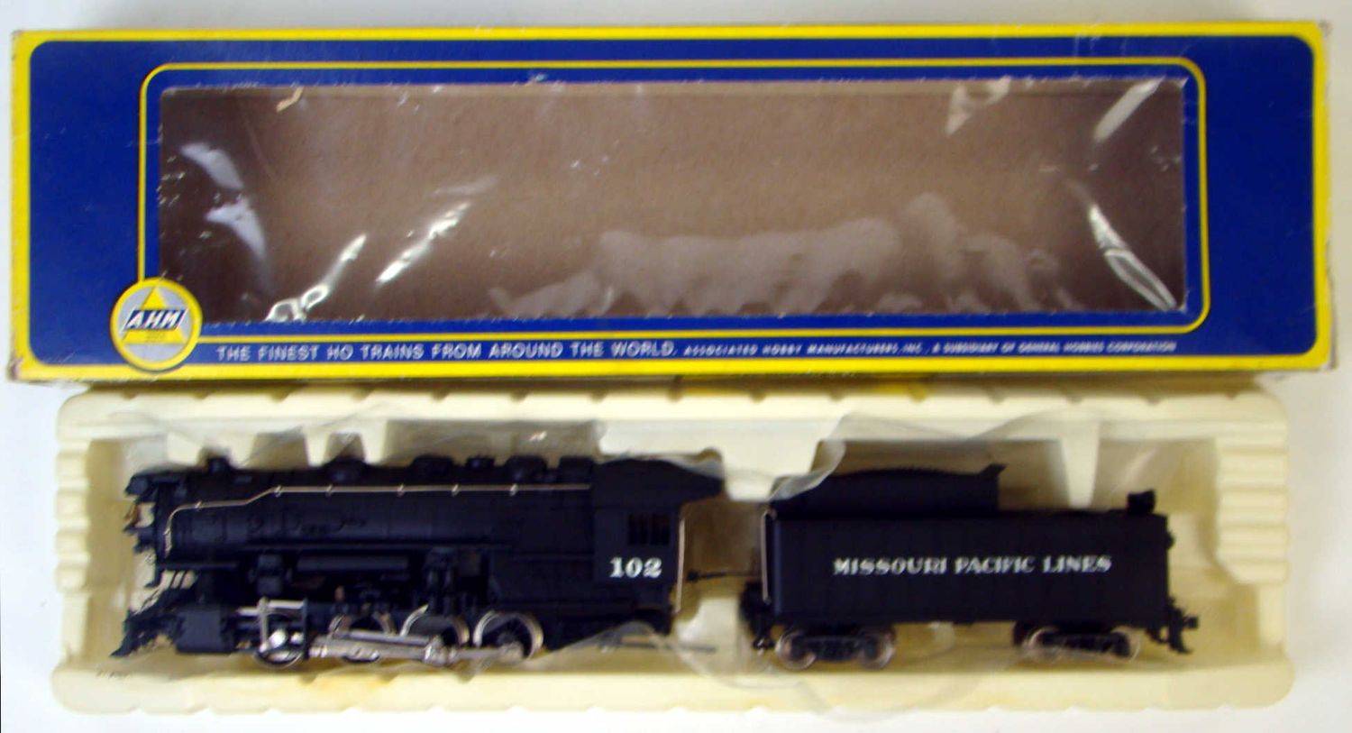 AHM5083 Missouri Pacific Class SW8-51 0-8-0 Switcher #102 HO Scale