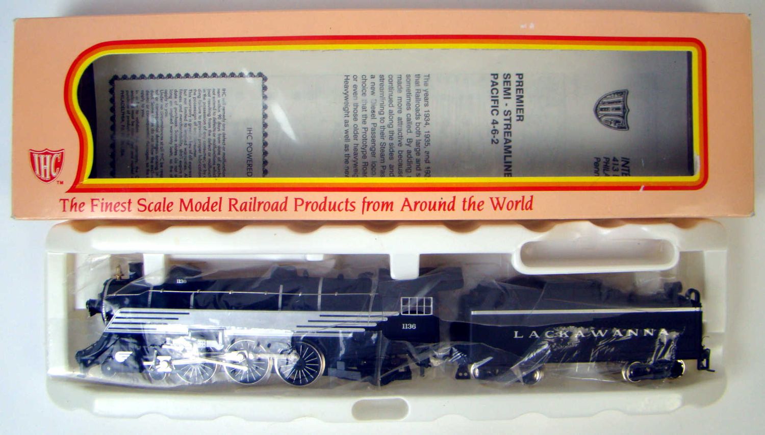 STUNNING Upgraded IHC Premier M9857 DL&amp;W Class 12a Semi-Streamlined 4-6-2 Pacific Locomotive #1136 HO Scale