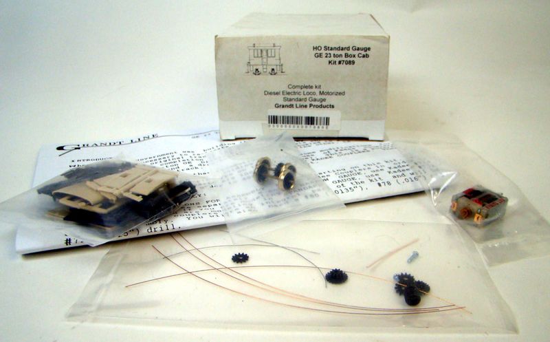 Grandt Line GL7089 GE 23 Ton Motorized Box Cab Kit HO Scale