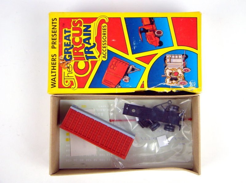 Walthers 933-1360 Great Circus Train Trunk Wagon Kit HO Scale