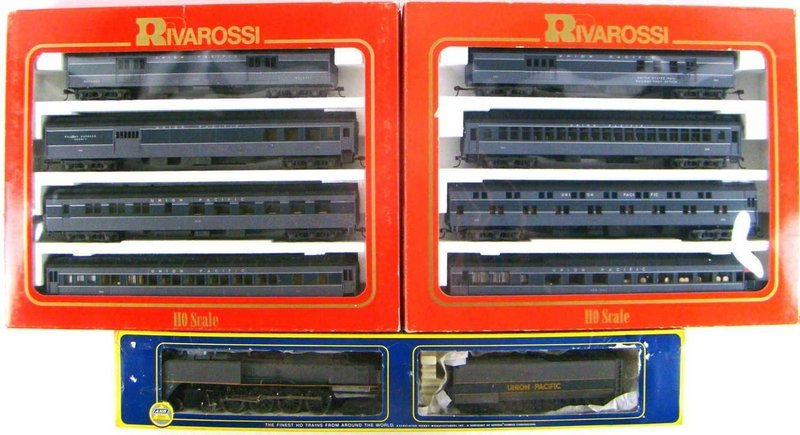 DELUXE AHM/Rivarossi UP FEF-3 4-8-4 Northern #836 Eight Coach Heavyweight Passenger Set HO Scale