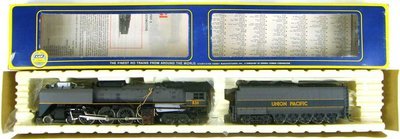 AHM 5098-02​ Premium Production Run UP Class FEF-3 4-8-4 Northern Locomotive #836  HO Scale