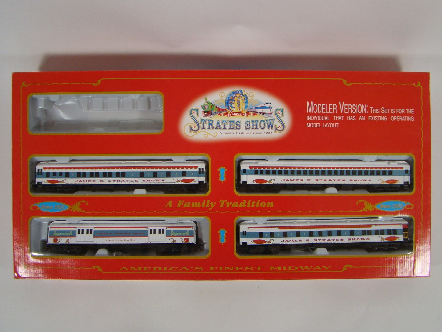 IHC James E. Strates Shows 4 Car Passenger Set HO Scale