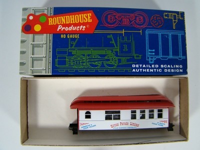 Roundhouse 3791 Ringling Bros. 34&#39; Vintage Overton Business Car Kit HO Scale