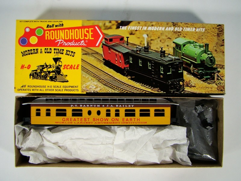 Roundhouse 5046 Barnum &amp; Bailey 50&#39; Pullman Business Coach Kit HO Scale
