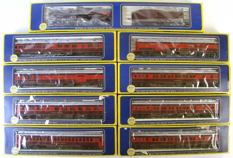 AHM/Rivarossi Chicago &amp; Alton Limited Set with Premier Production Run C&amp;A ALCO P-16A Heavy Pacific Locomotive #5299 and (8) Heavyweight Coaches HO Scale