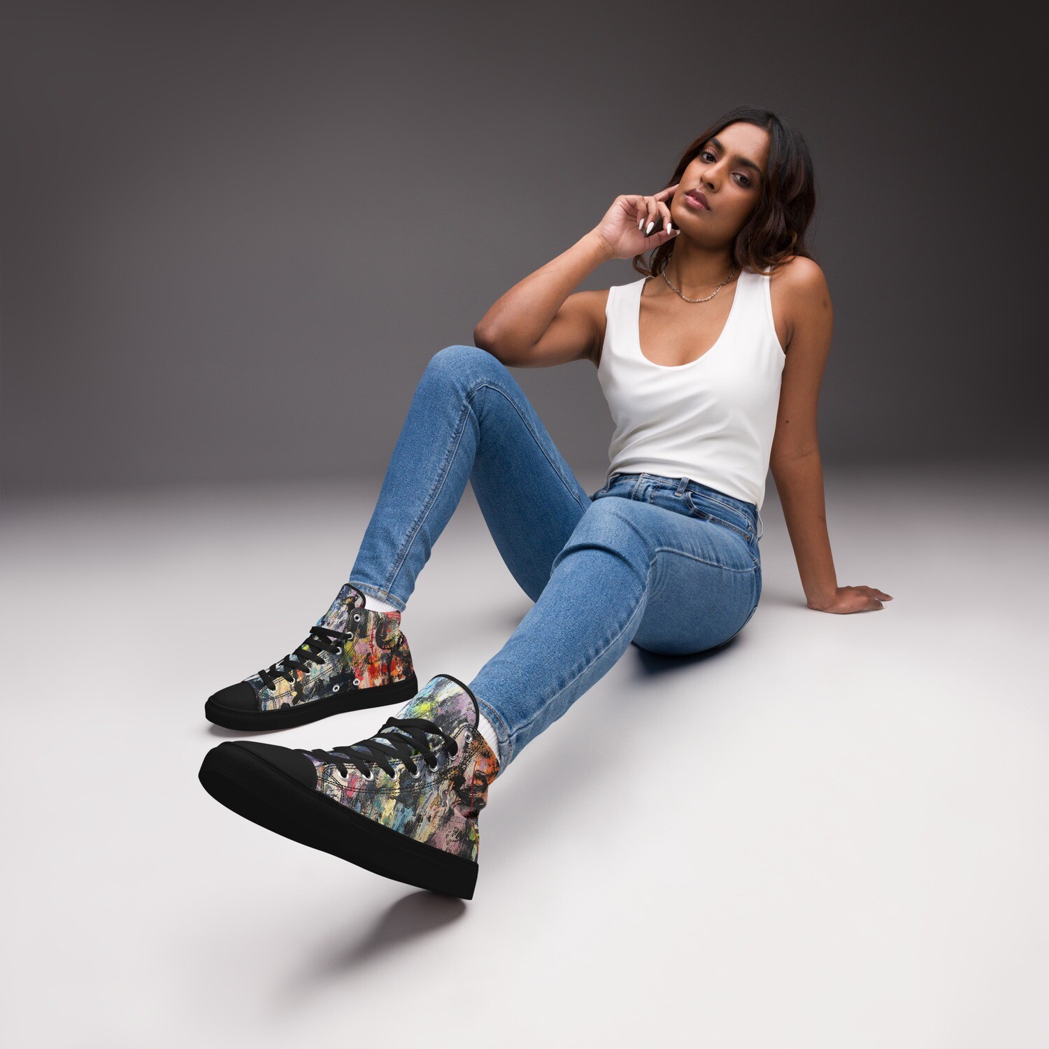 TENIS DE MODA DE LONETA de inspiracion MAGABUNDA: Obra original ECSTATIC DANCERS. Women’s high top canvas shoes