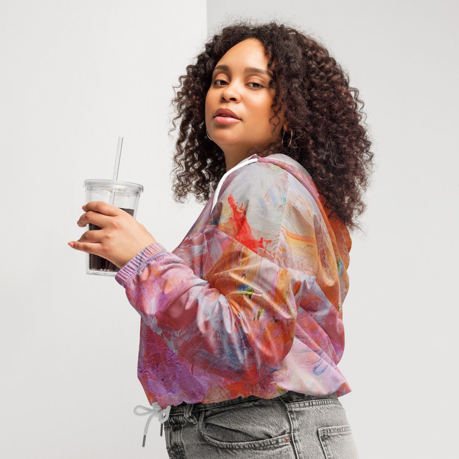 Rompevientos &quot;BLOOM&quot; moderno de tipo &quot;cropped&quot;/corto de marca MAGABUNDA Women’s cropped windbreaker
