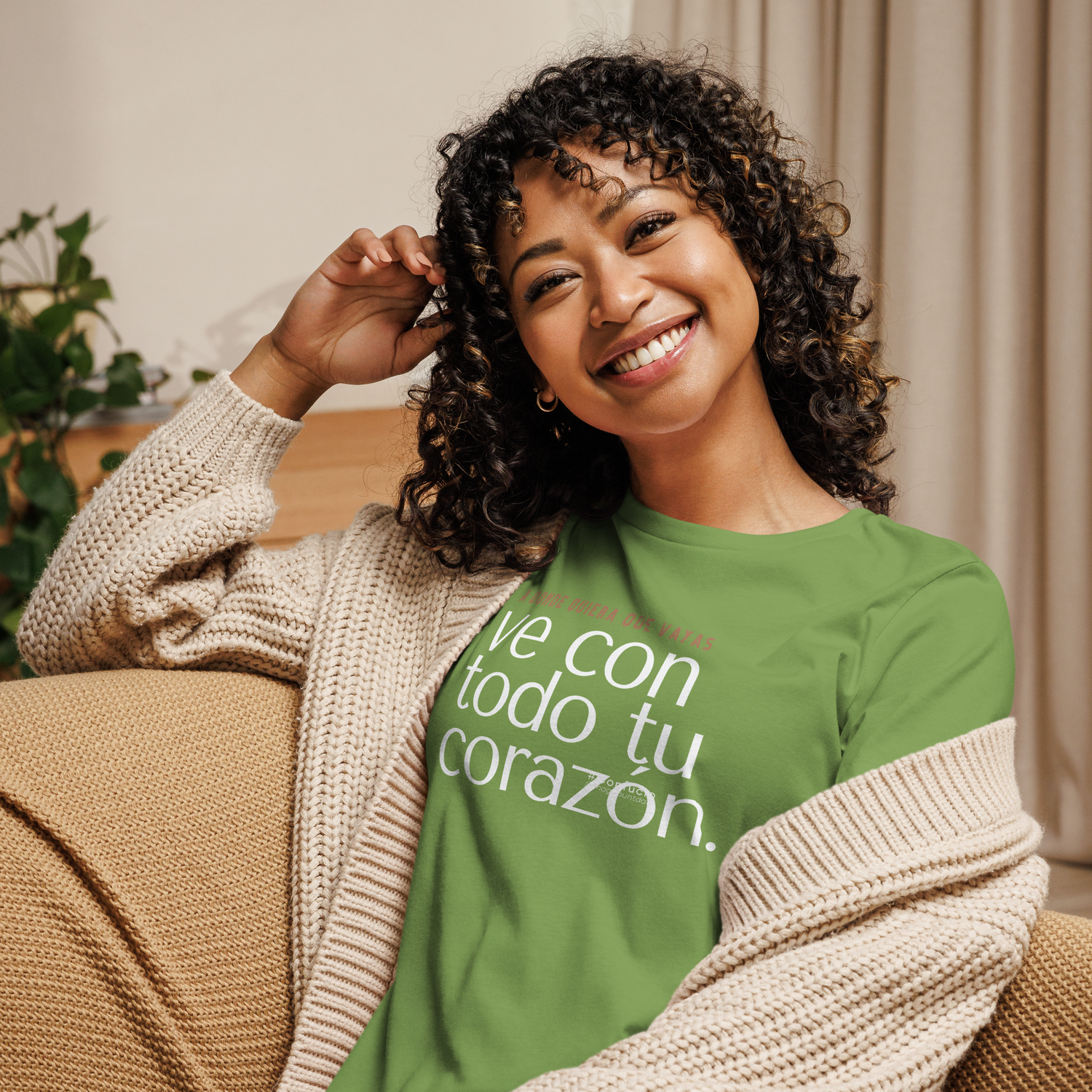 &quot;VE CON TODO TU CORAZON&quot; Camiseta con inspiración MAGABUNDA - Corte de mujer, cuello redondo VARIOS COLORES -Women&#39;s Relaxed T-Shirt 