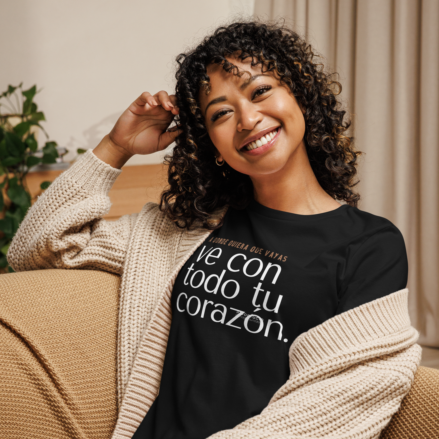 &quot;VE CON TODO TU CORAZON&quot; Camiseta con inspiración MAGABUNDA - Corte de mujer, cuello redondo VARIOS COLORES -Women&#39;s Relaxed T-Shirt 