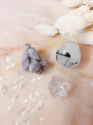 Kristalset spirit kwarts, apofyliet en toermalijn kwarts Kristalset spirit kwarts, apofyliet en toermalijn kwarts