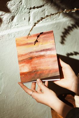 Solvaya – Handgebonden zonneschriftjes