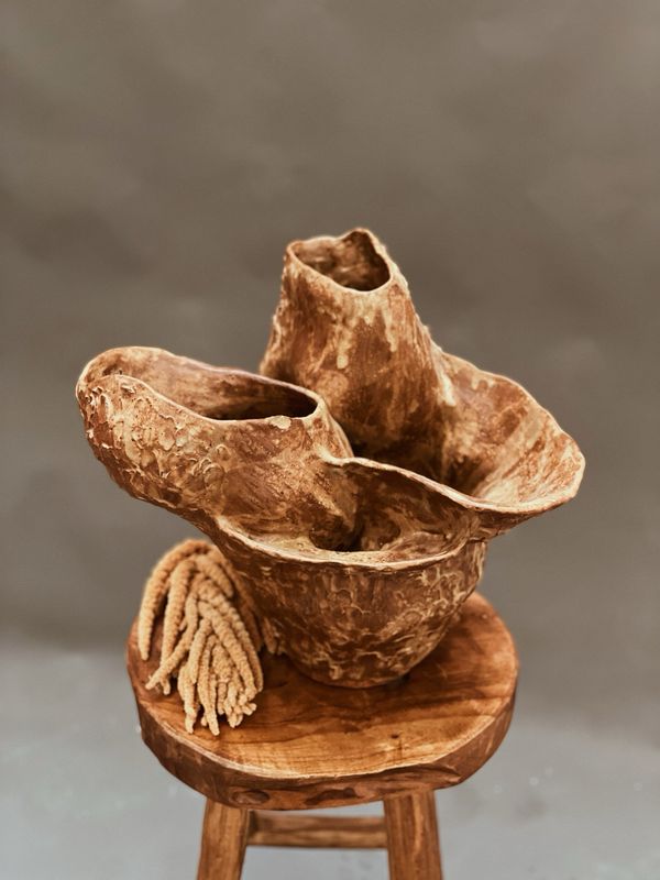 ​Mycelia | Sculpturele vaas van aarde en vuur