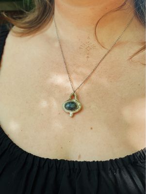 Earth adornment necklace | Larvikiet