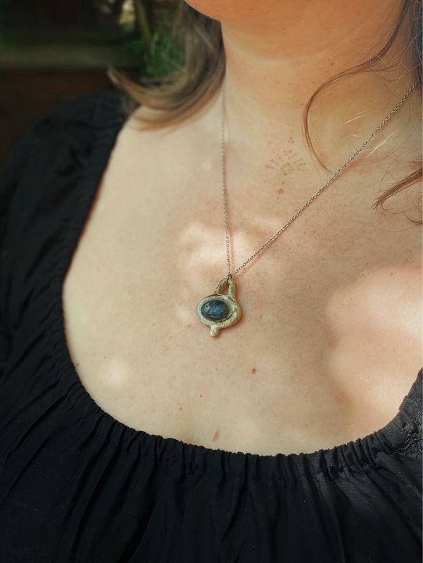 Earth adornment necklace | Larvikiet