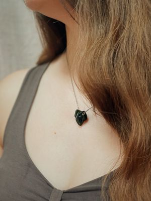 Soft embrace necklace | Groene toermalijn