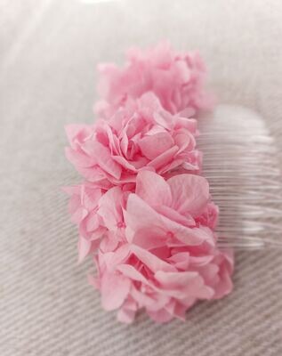 Peigne pour chignon en fleurs séchées rose - influence naturelle