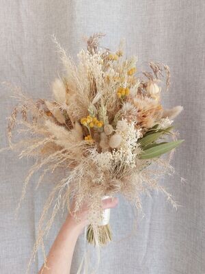 Bouquet de mariée en fleurs séchées - bouquet de fleurs séchées naturel - influence naturelle fleuriste