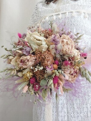 Bouquet de mariée en fleurs séchées - bouquet naturel et rose - influence naturelle fleuriste