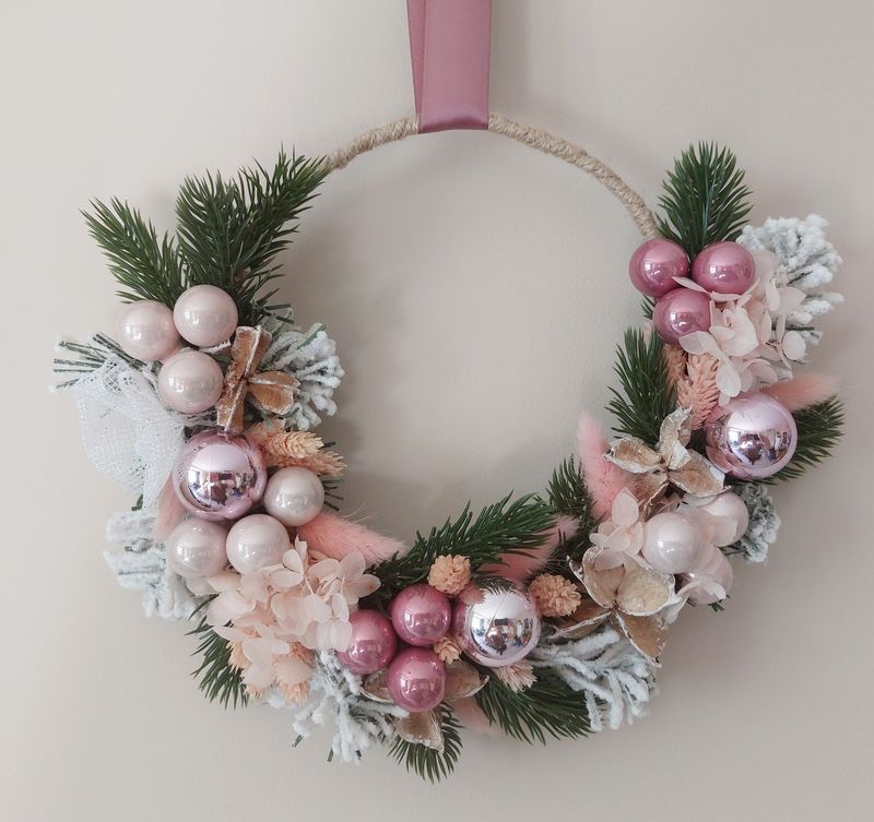 couronne rose de noel