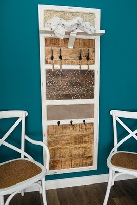 Holz Garderobe mit Lederverzierungen - Weiss, Braun