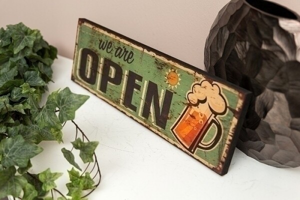 Holzschild &quot;We are open I&quot;