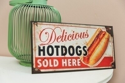 Metallschild &quot;Delicious Hot Dogs&quot;