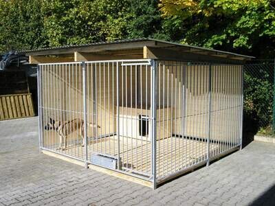 SAUERLAND Hundezwinger 3 x 3 m | 2-seitig geschlossen | naturbelassen | Rohrstab Abstand 8 cm