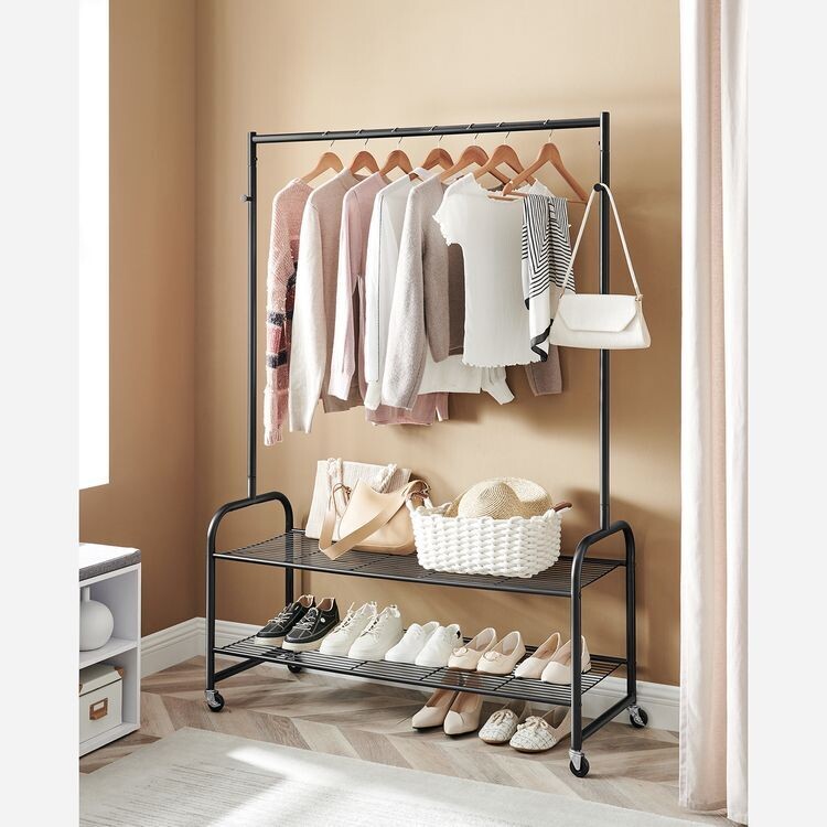 Garderobenständer mit grossem Schuhregal