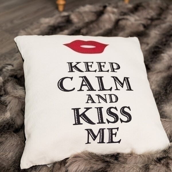 Deko-Kissen mit Füllung &quot;Keep Calm and Kiss&quot;