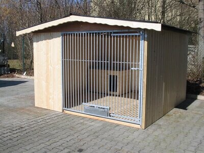 Sauerland Villa Holz-Hundezwinger 3 x 4 m | Satteldach | naturbelassen | Rohrstab Abstand 5 cm