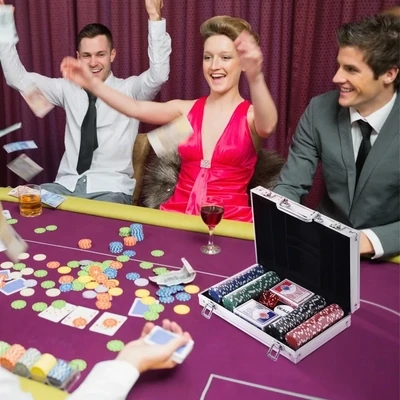 Pokerkoffer Pokerset 200 Pokerchips 2 x Kartenspiel 5 x Würfel 1 x Alukoffer