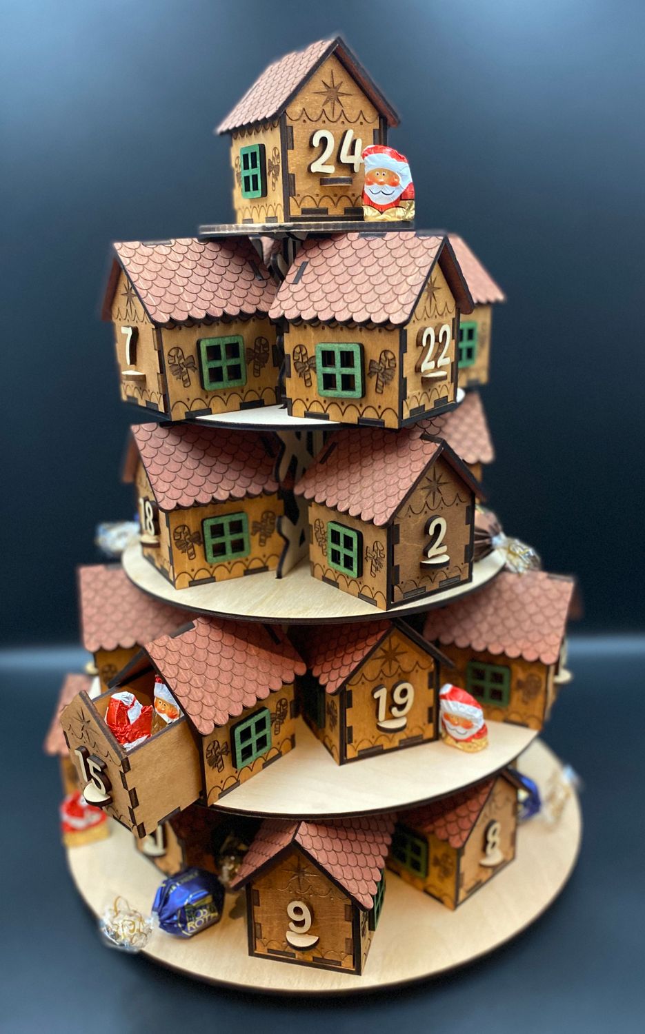 Exklusiver Weihnachts-Adventskalender aus Holz