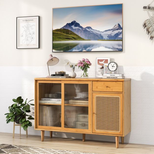 Modernes Rattan Boho Sideboard mit Schiebetüren aus Gehärtetem Glas