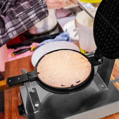 Profi Waffeleisen, drehbar | 50–250°C, 1–5 Min Timer, 1000 W | Edelstahl, Antihaft, inkl. Servierzange