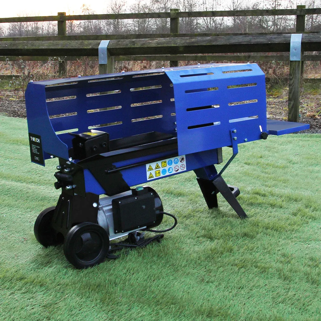Holzspalter 7 t, 520 mm – 2200 W, IP54, CE, 2/4‑Spaltklinge, Schutzgitter, 50–250 mm Ø