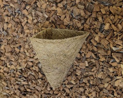 Kokos‑Pflanztopf Ecke‑Hängekorb 10 x 8 cm – natürliche Terrarium‑Deko, platzsparender Eckkorb