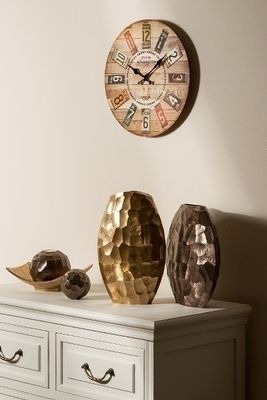 Wanduhr Station Kensington MDF, farbige Stundenanzeigen, schwarze Metallzeiger, 4x34x34 cm