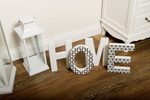 Schriftzug HOME modern aus MDF, weiss/schwarz, 16x23x3 cm, dekorativ & stilvoll