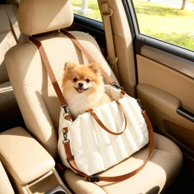 Hundetasche / Katzentasche Autositz, cremeweiss, bis 5 kg, Oxford-Stoff, 2 Gurte, Kissen, 50x30x31 cm