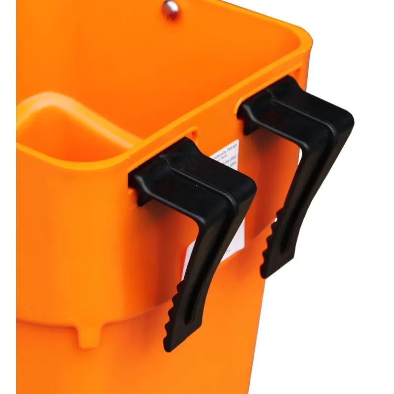 Orangener Kälbertrinkeimer – Mit starkem Aufhängehaken – 5 Liter