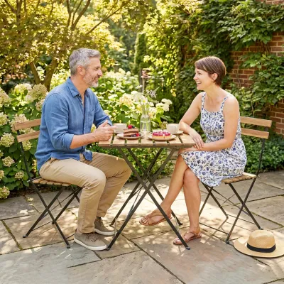 Bistro-Gartenmöbel-Set 3-teilig | Klappbare Stühle & Akazienholz-Tisch | Natur