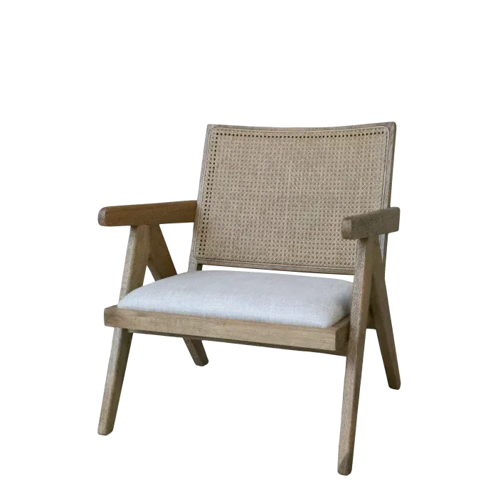 Loungestuhl mit Stoffsitz und geflochtener Rückenlehne im Boho-Stil