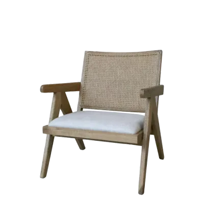 Loungestuhl mit Stoffsitz und geflochtener Rückenlehne im Boho-Stil