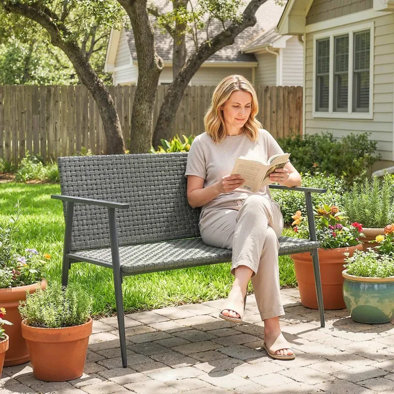 2‑sitzige Rattan-Gartenbank mit Armlehnen Rückenlehnen Verstellbare Füsse | Grau
