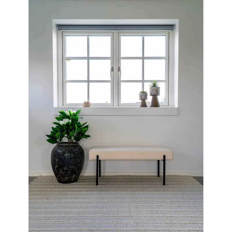 Swindon Bank Bouclé Weiss Schwarz Beine 100x36x42,5 cm