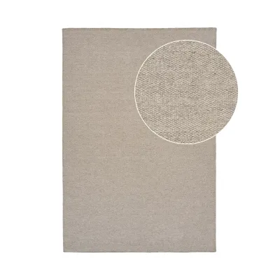 Nila Rug Teppich, handgewebt, dunkler Sand, 160x230cm. Gemütlich für Schweizer Wohnräume.